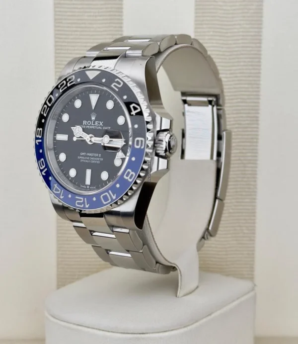 Rolex GMT-Master II "Batman" (Ref. 126710BLNR – Oyster Bracelet) - Imagen 4