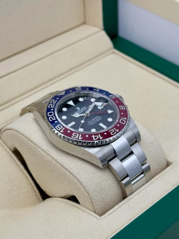 Rolex GMT-Master II "Pepsi" Ref. 126710BLRO (40mm, Oyster Bracelet) - Imagen 2