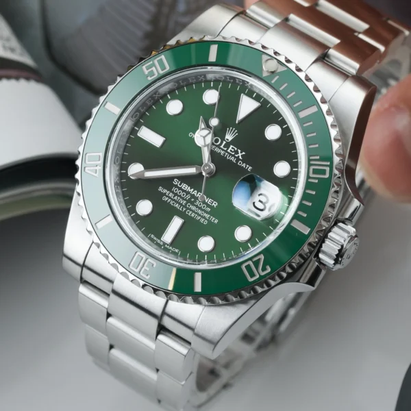 Rolex Submariner "Hulk" Ref. 116610LV - Imagen 4